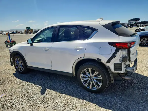 JM3KFBDM2M1486897 — 2021 Mazda CX-5, фото 2 с аукциона Copart, Передняя часть