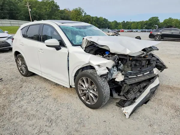 JM3KFBDLXR0417153 — 2024 Mazda CX-5, фото 4 с аукциона Copart, Передняя часть