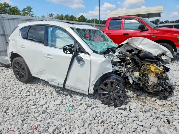 JM3KFBAY9R0350285 — 2024 Mazda CX-5, фото 4 с аукциона Copart 13.10.2026, Повреждения со всех сторон
