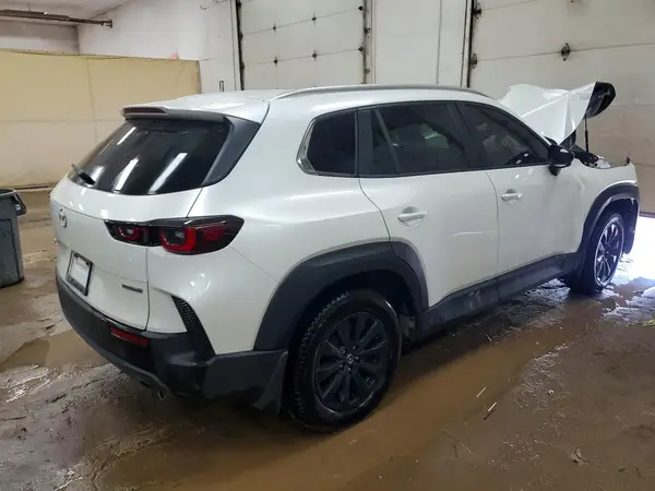7MMVABCM0PN147302 — 2023 Mazda CX-50, фото 3 с аукциона Copart, Передняя часть