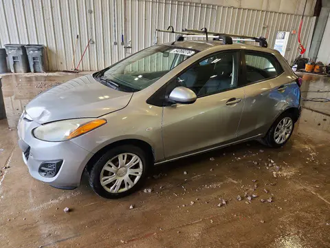 JM1DE1KZ8C0133131 — 2012 Mazda MAZDA2, Задняя часть (Rear End), фото до ремонта