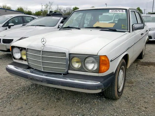 WDBAB23A5CB344543 — 1982 Mercedes-Benz 240 D, фото 2 с аукциона Copart 23.04.2019, Передняя часть