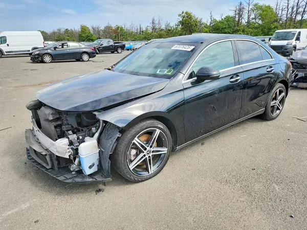 WDD3G4FB7KW034872 — 2019 Mercedes-Benz A-Klasse, Передняя часть (Front End), фото до ремонта