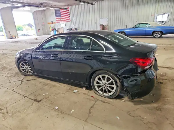 WDD3G4FB1KW018702 — 2019 Mercedes-Benz A-Klasse, фото 2 с аукциона Copart, Передняя часть