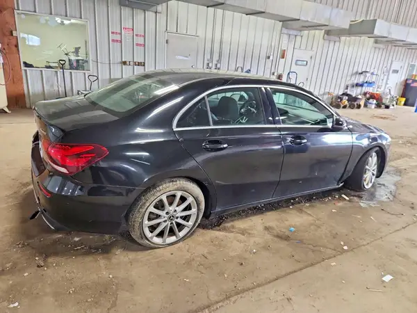 WDD3G4FB1KW018702 — 2019 Mercedes-Benz A-Klasse, фото 3 с аукциона Copart, Передняя часть