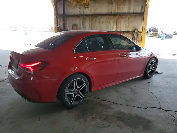 WDD3G4EBXKW016321 — 2019 Mercedes-Benz A-Klasse, фото 3 с аукциона Copart, Передняя часть