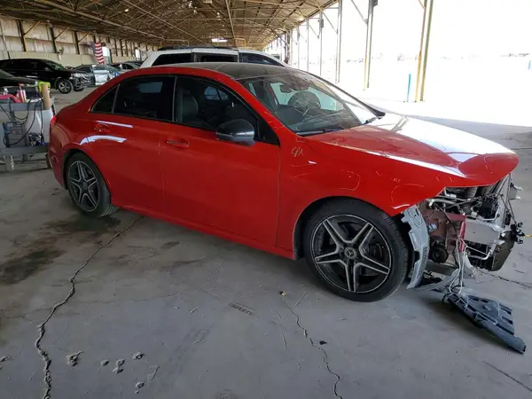 WDD3G4EBXKW016321 — 2019 Mercedes-Benz A-Klasse, фото 4 с аукциона Copart, Передняя часть