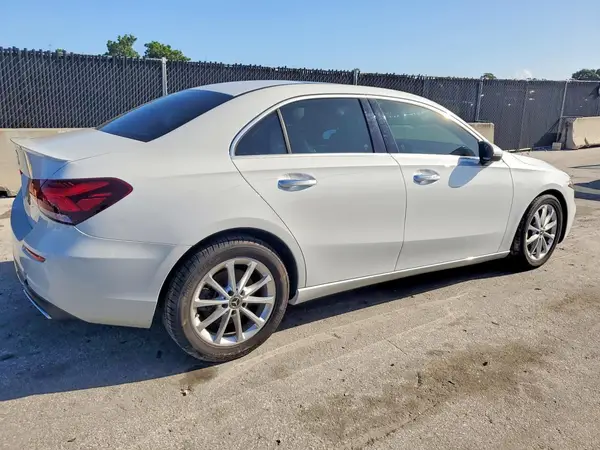 WDD3G4EBXLW038904 — 2020 Mercedes-Benz A-Klasse, фото 3 с аукциона Copart, Мелкие вмятины и царапины