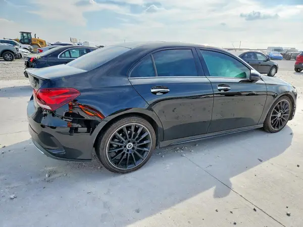 W1K3G4EB6LJ213548 — 2020 Mercedes-Benz A-Klasse, фото 3 с аукциона Copart, Передняя часть