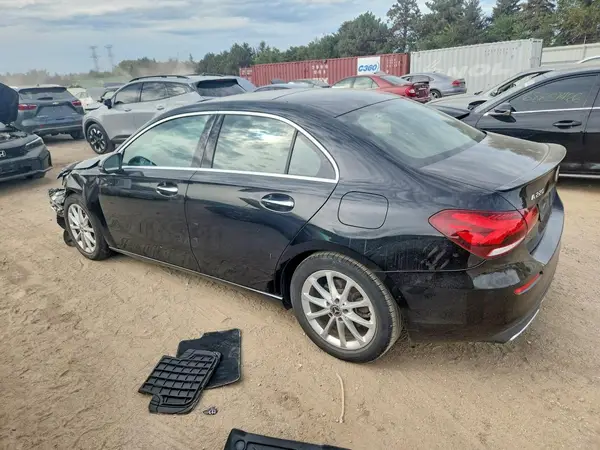 W1K3G4EB2MJ285946 — 2021 Mercedes-Benz A-Klasse, фото 2 с аукциона Copart, Передняя часть