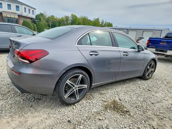 W1K3G4FB2MJ284682 — 2021 Mercedes-Benz A-Klasse, фото 3 с аукциона Copart, Передняя часть