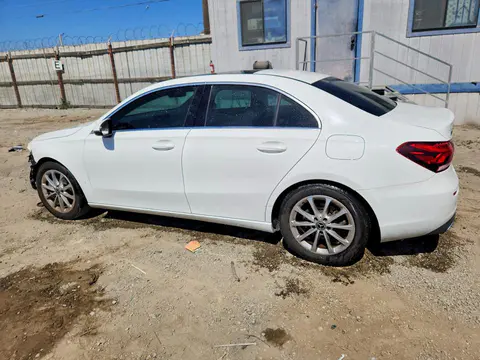 2019 Mercedes-Benz A VIN WDD3G4EBXKW017789 фото 2