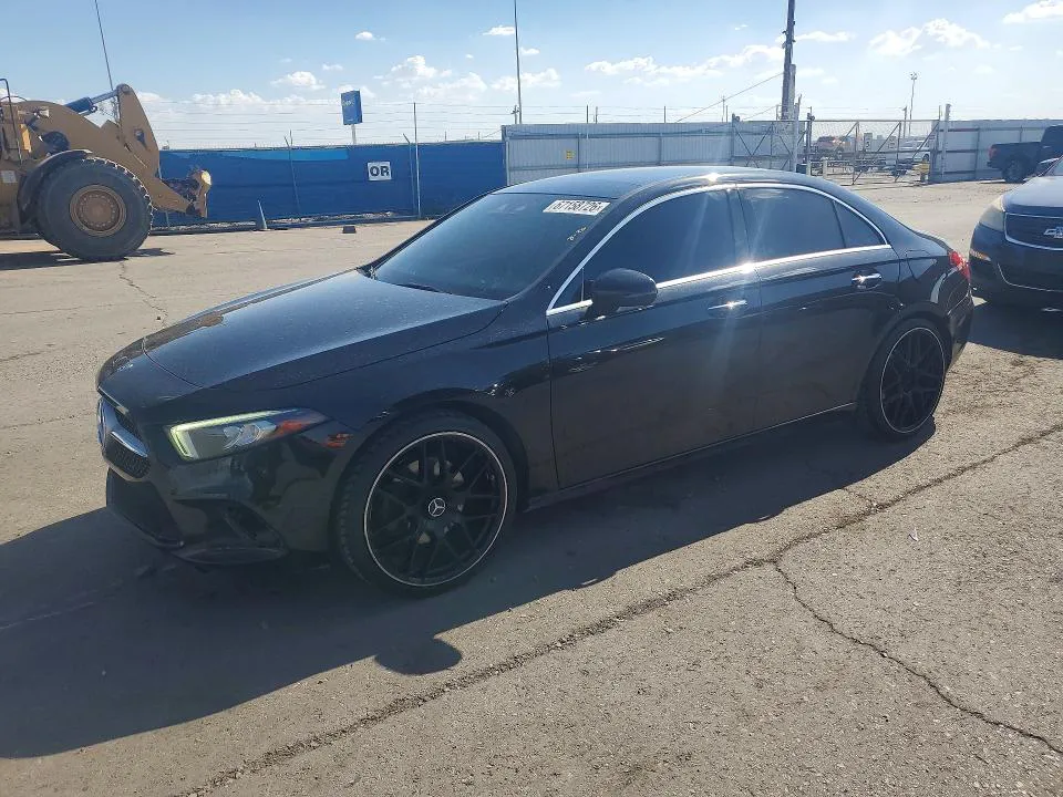 2019 Mercedes-Benz A VIN WDD3G4EB8KW000960 фото 1