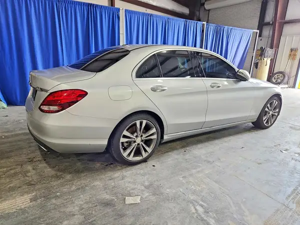 55SWF4JB6GU162645 — 2016 Mercedes-Benz C-Klasse, фото 3 с аукциона Copart 08.10.2026, Передняя часть
