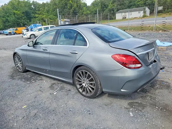55SWF4JB2GU144532 — 2016 Mercedes-Benz C-Klasse, фото 2 с аукциона Copart, Задняя часть