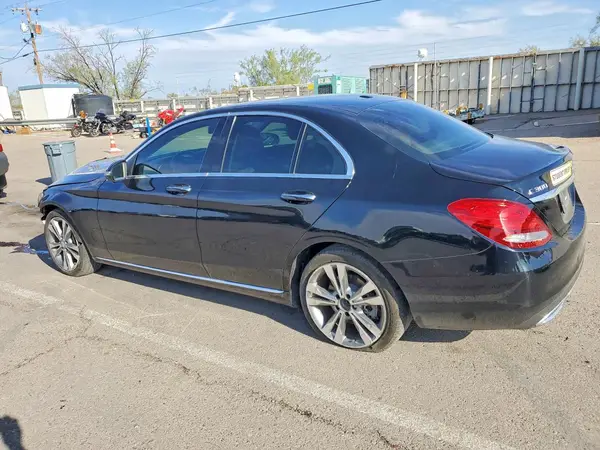 55SWF4JB2GU150170 — 2016 Mercedes-Benz C-Klasse, фото 2 с аукциона Copart, Передняя часть