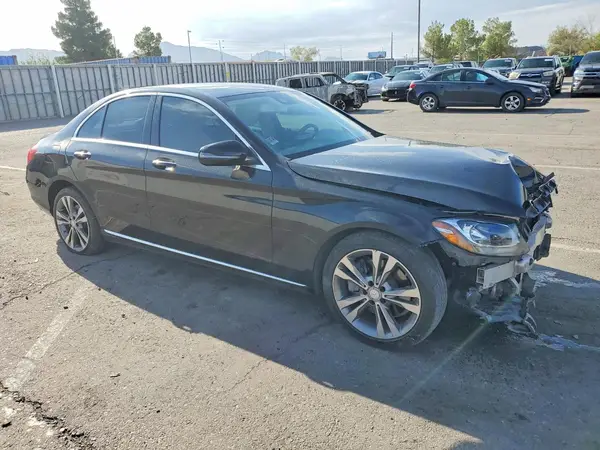 55SWF4JB2GU150170 — 2016 Mercedes-Benz C-Klasse, фото 4 с аукциона Copart, Передняя часть