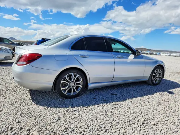 55SWF4JB6GU146736 — 2016 Mercedes-Benz C-Klasse, фото 3 с аукциона Copart, Задняя часть