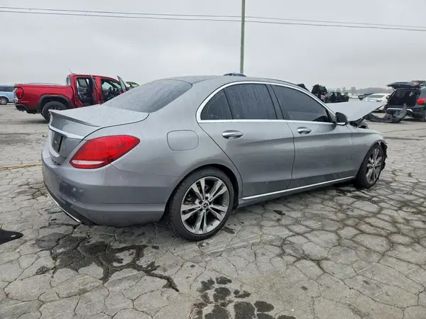 55SWF4JB7GU150312 — 2016 Mercedes-Benz C-Klasse, фото 3 с аукциона Copart, Передняя часть