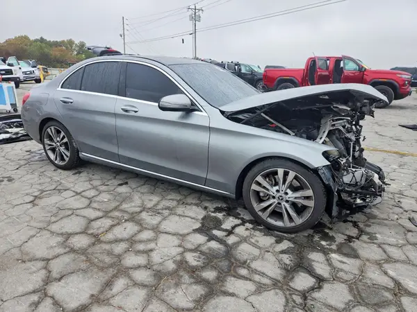 55SWF4JB7GU150312 — 2016 Mercedes-Benz C-Klasse, фото 4 с аукциона Copart, Передняя часть