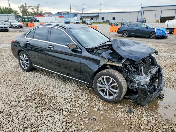 WDDWF4KB3HR247976 — 2017 Mercedes-Benz C-Klasse, фото 4 с аукциона Copart, Передняя часть