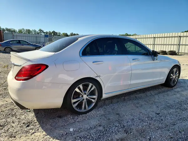 WDDWF4JB2HR281201 — 2017 Mercedes-Benz C-Klasse, фото 3 с аукциона Copart, Передняя часть
