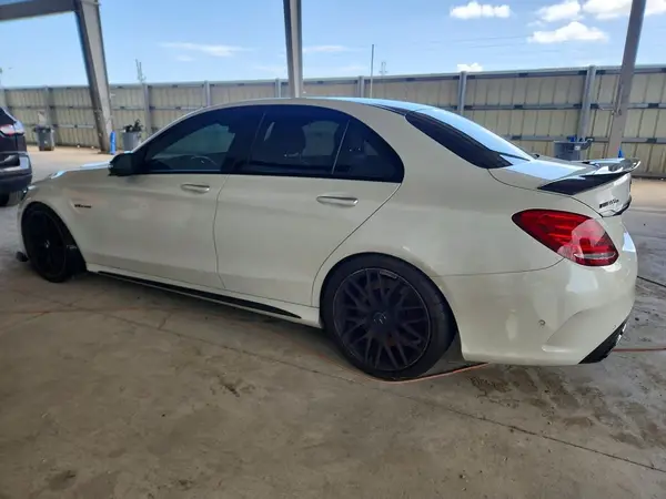 55SWF8HB9HU207270 — 2017 Mercedes-Benz C-Klasse, фото 2 с аукциона Copart, Подтопление