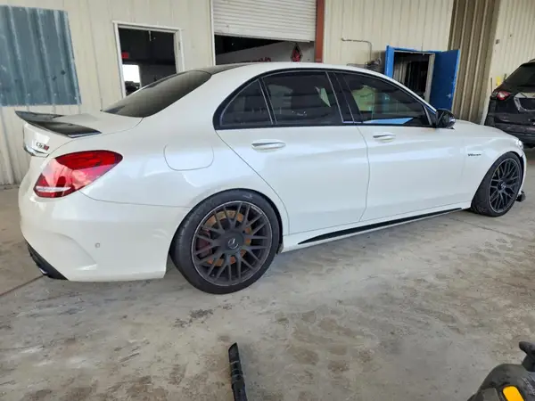 55SWF8HB9HU207270 — 2017 Mercedes-Benz C-Klasse, фото 3 с аукциона Copart, Подтопление