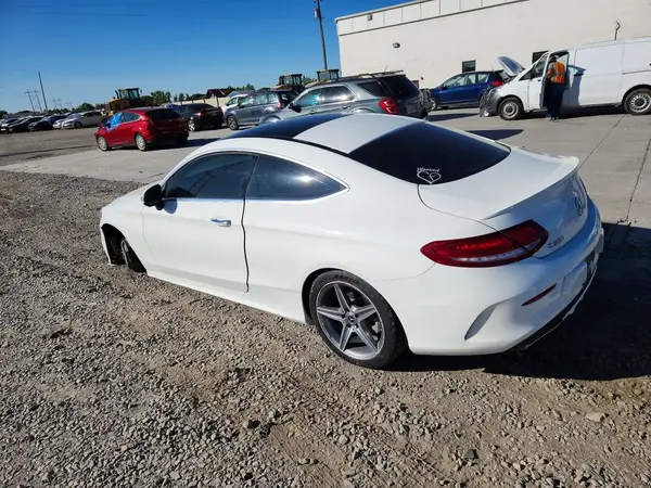 WDDWJ4KB1HF541537 — 2017 Mercedes-Benz C-Klasse, фото 2 с аукциона Copart, Передняя часть