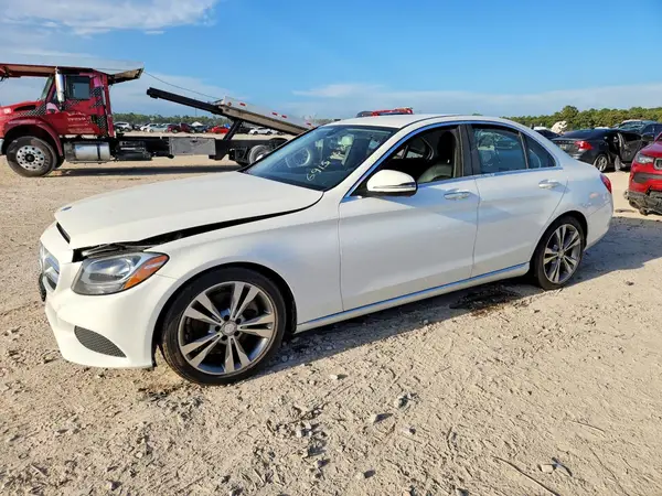 55SWF4JB6HU183447 — 2017 Mercedes-Benz C-Klasse, Подтопление (Water/Flood), фото до ремонта