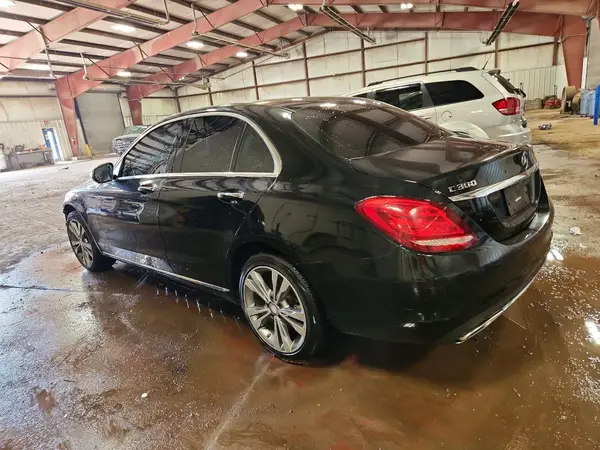 55SWF4KB7HU201338 — 2017 Mercedes-Benz C-Klasse, фото 2 с аукциона Copart, Передняя часть