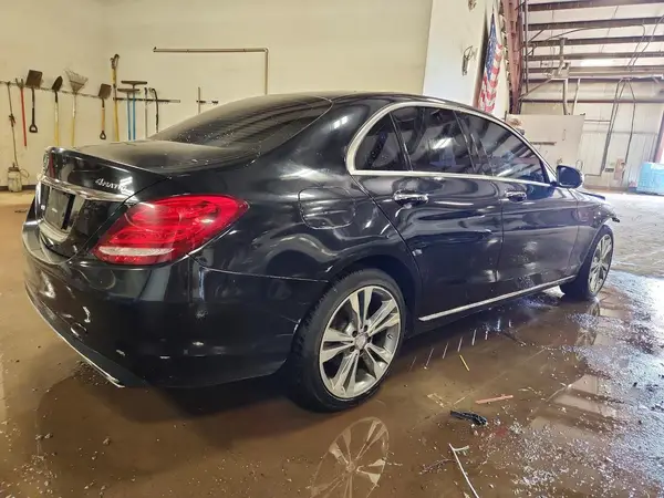 55SWF4KB7HU201338 — 2017 Mercedes-Benz C-Klasse, фото 3 с аукциона Copart, Передняя часть