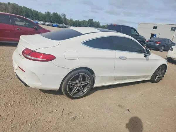 WDDWJ4KB9HF351596 — 2017 Mercedes-Benz C-Klasse, фото 3 с аукциона Copart 01.10.2026, Механические повреждения