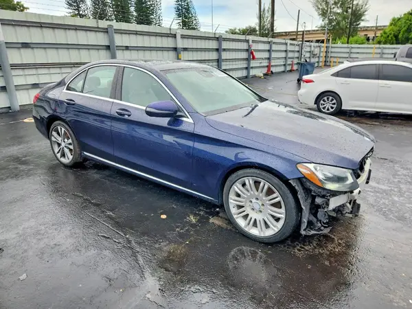WDDWF4JB1HR253471 — 2017 Mercedes-Benz C-Klasse, фото 4 с аукциона Copart, Передняя часть