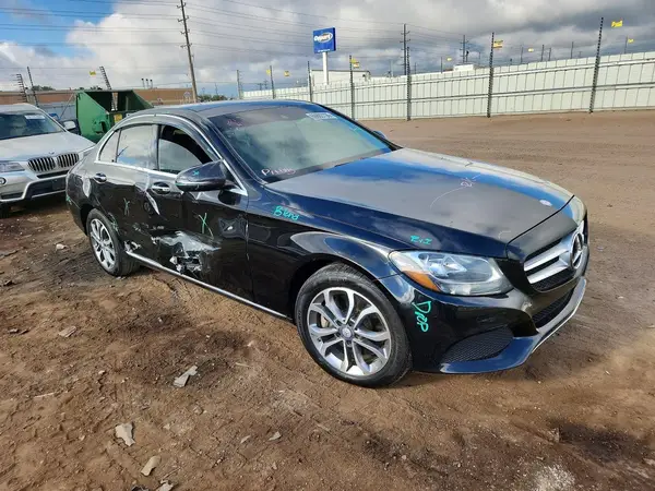 55SWF4KB1HU204042 — 2017 Mercedes-Benz C-Klasse, фото 4 с аукциона Copart, Боковая часть