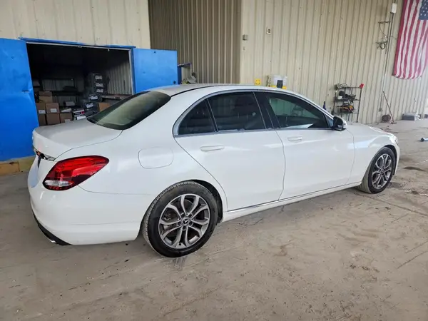 55SWF4JB6HU222084 — 2017 Mercedes-Benz C-Klasse, фото 3 с аукциона Copart 14.10.2026, Мелкие вмятины и царапины