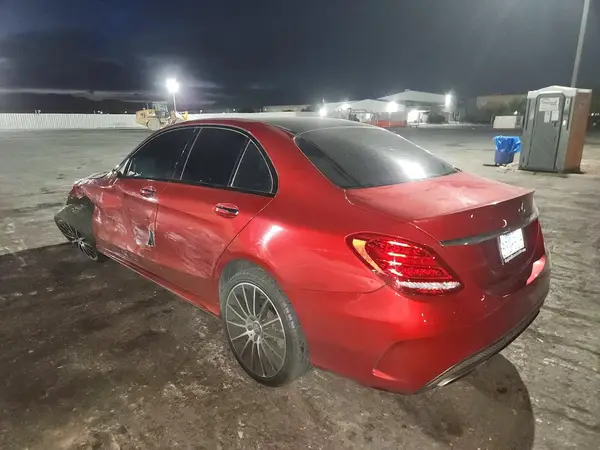 55SWF4JB9HU190103 — 2017 Mercedes-Benz C-Klasse, фото 2 с аукциона Copart, Боковая часть