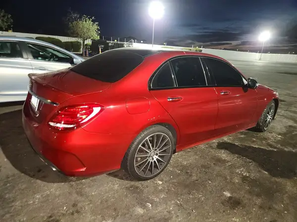 55SWF4JB9HU190103 — 2017 Mercedes-Benz C-Klasse, фото 3 с аукциона Copart, Боковая часть