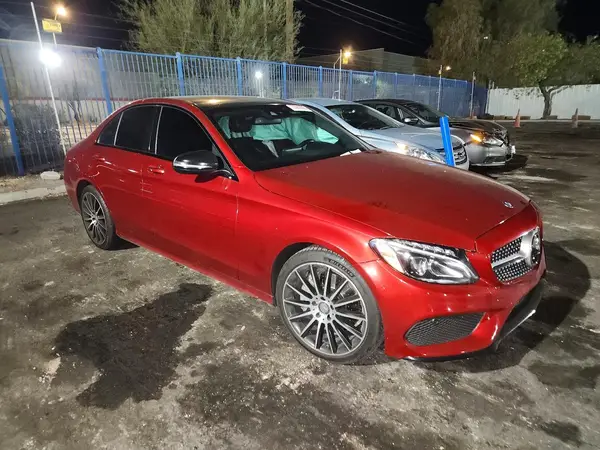 55SWF4JB9HU190103 — 2017 Mercedes-Benz C-Klasse, фото 4 с аукциона Copart, Боковая часть