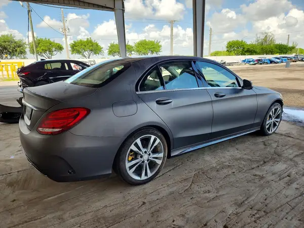 55SWF6EB7JU255641 — 2018 Mercedes-Benz C-Klasse, фото 3 с аукциона Copart, Передняя часть