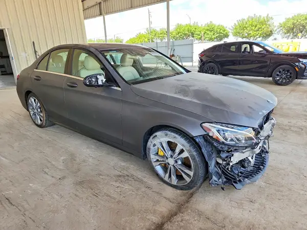 55SWF6EB7JU255641 — 2018 Mercedes-Benz C-Klasse, фото 4 с аукциона Copart, Передняя часть