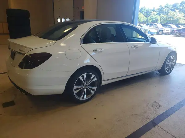 55SWF4KB5JU280921 — 2018 Mercedes-Benz C-Klasse, фото 3 с аукциона Copart, Мелкие вмятины и царапины