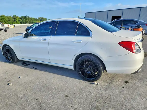 WDDWF4KB1JR312149 — 2018 Mercedes-Benz C-Klasse, фото 2 с аукциона Copart 15.10.2026, Мелкие вмятины и царапины