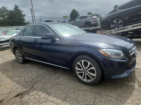 55SWF4KBXJU238776 — 2018 Mercedes-Benz C-Klasse, фото 4 с аукциона Copart 14.10.2026, Мелкие вмятины и царапины