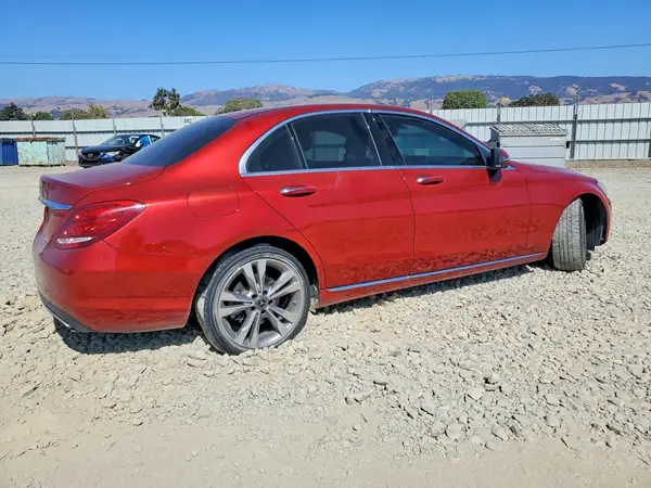 55SWF4JB6JU274160 — 2018 Mercedes-Benz C-Klasse, фото 3 с аукциона Copart, Передняя часть