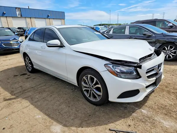 55SWF4KB4JU259817 — 2018 Mercedes-Benz C-Klasse, фото 4 с аукциона Copart, Передняя часть