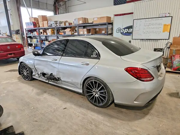 WDDWF4KB2JR411918 — 2018 Mercedes-Benz C-Klasse, фото 2 с аукциона Copart, Боковая часть