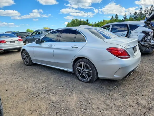 55SWF8EB1KU301042 — 2019 Mercedes-Benz C-Klasse, фото 2 с аукциона Copart 08.10.2026, Подтопление
