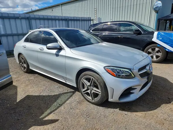 55SWF8EB1KU301042 — 2019 Mercedes-Benz C-Klasse, фото 4 с аукциона Copart 08.10.2026, Подтопление