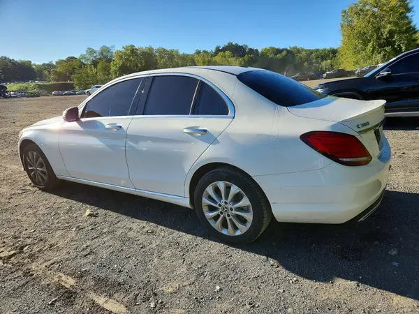 55SWF8EB0KU301324 — 2019 Mercedes-Benz C-Klasse, фото 2 с аукциона Copart, Задняя часть
